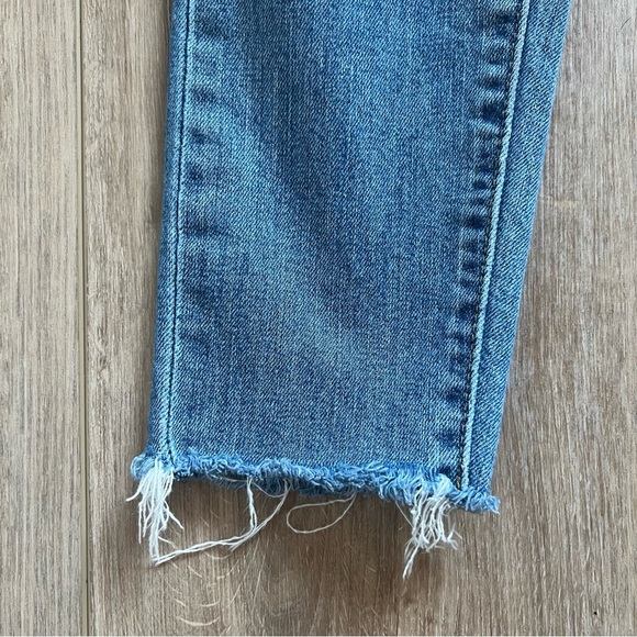 Levi’s women’s skinny wedgie Distressed Blue Jeans sz 27 - Picture 2 of 5